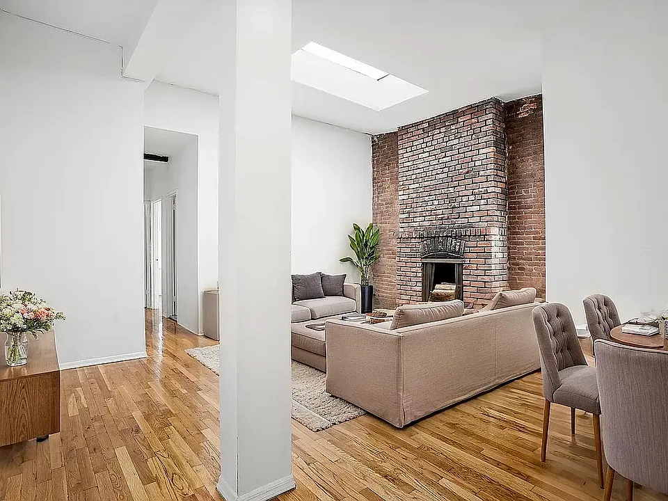 215 8th Ave #13