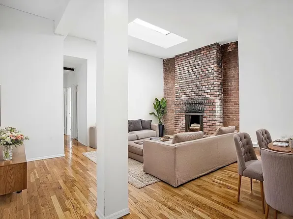 215 8th Ave, Brooklyn, NY