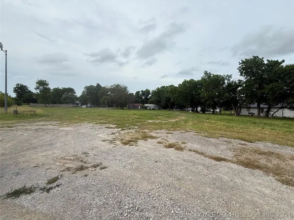 100 W Cedar St, Haskell, OK 74436