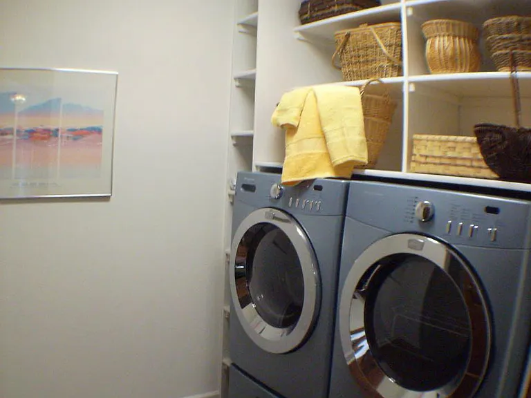 920 Marquette Ave #304 — Photo 19