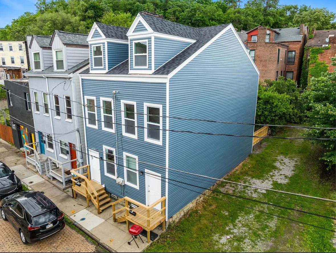 Newly Renovated 3 Bedroom + Bonus Room Northside Home — Photo 3
