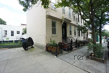 Rented by Rennit Inc.