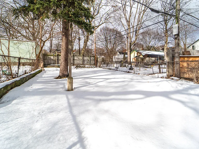 75 Diem St — Photo 21