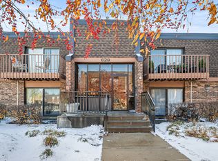 629 Derry Ct APT 1A, Schaumburg, IL 60193