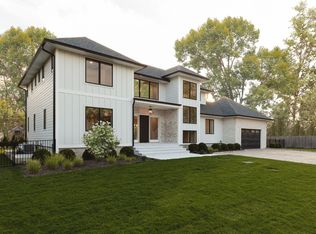 26 Pine Tree Rd, Southampton, NY 11968