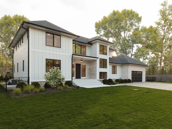 26 Pine Tree Rd, Southampton, NY 11968