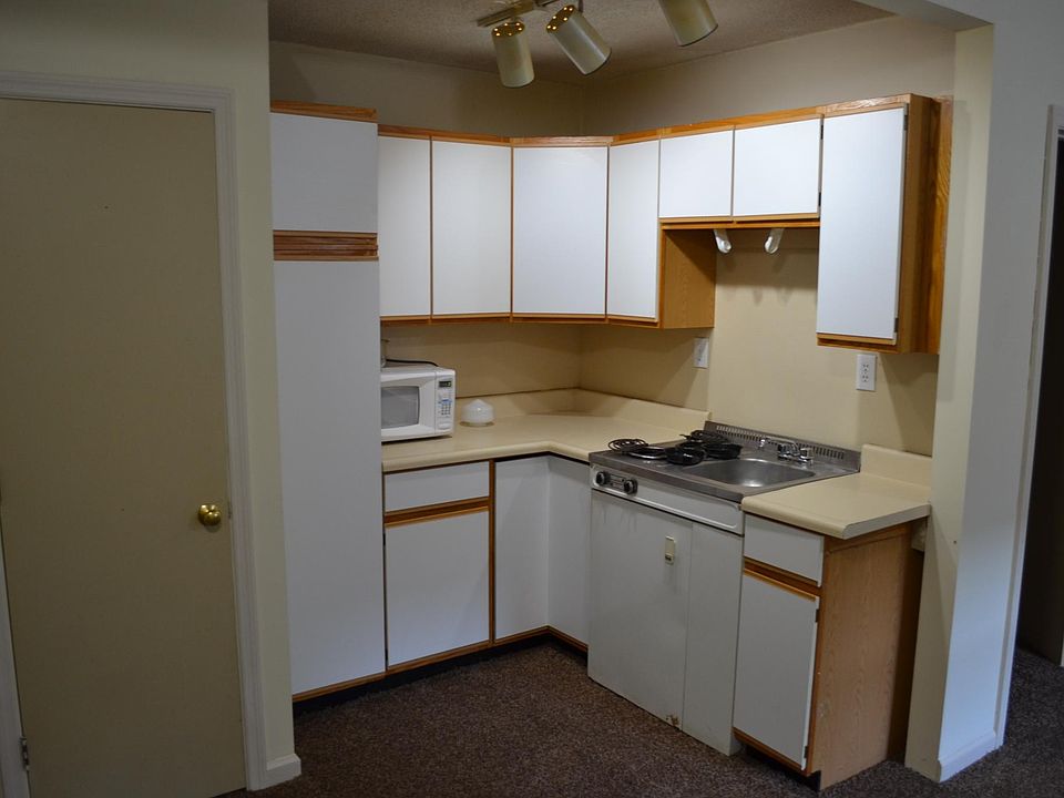1st image of 105 W Market St #C