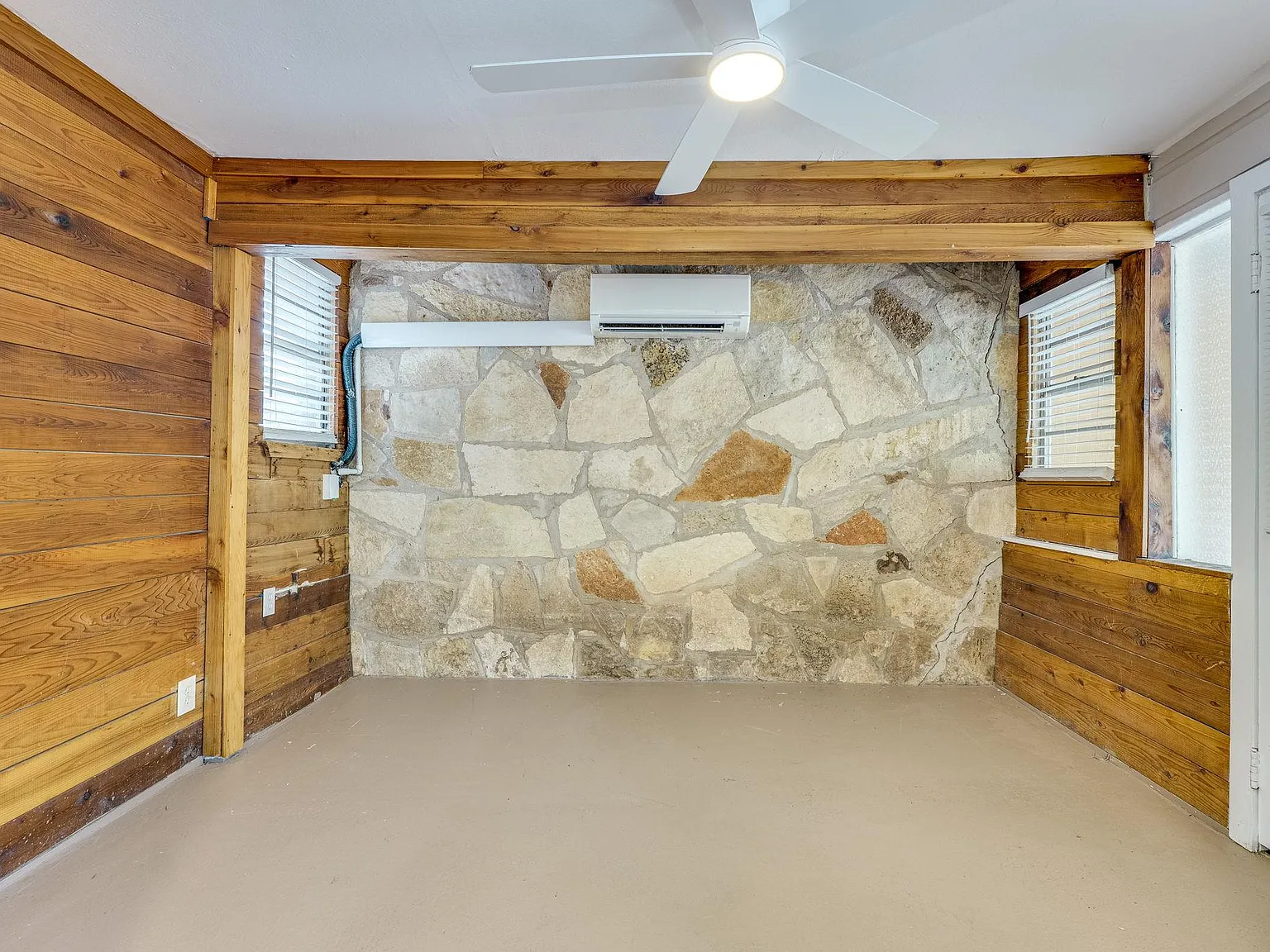 1 bed, 1.0 bath, 400 sqft, $1,050 — Photo 4