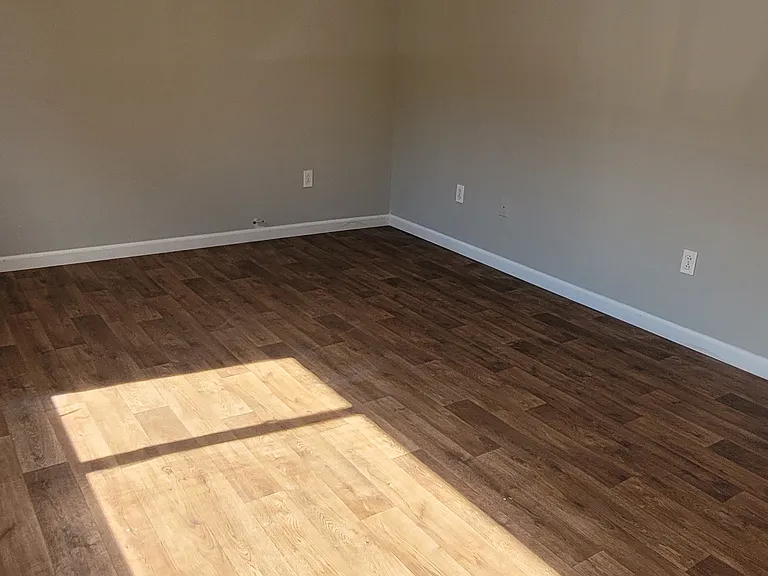 306 Larson Ct #7 — Photo 10