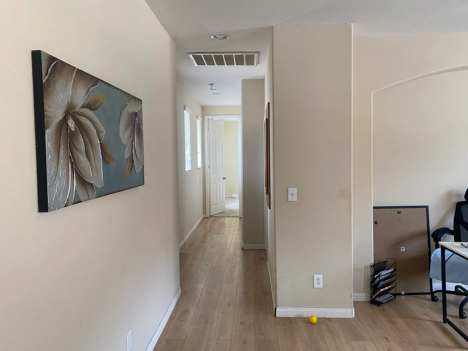 5 bed, 2.5 bath, 2793 sqft, $850 — Photo 2