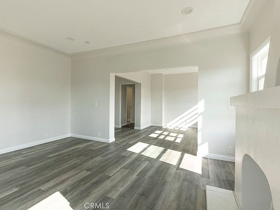 3rd image of 2152 Locust Ave