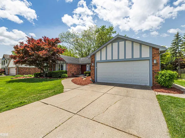 21761 Glenwild Dr, Northville, MI 48167