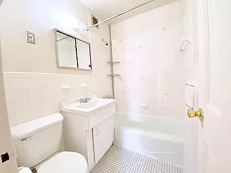 Rented by Manhattan Spaces