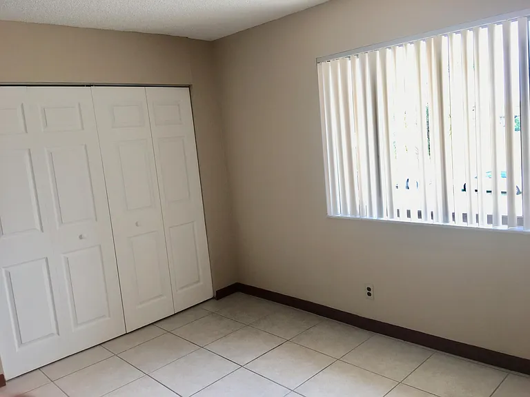 139 Sparrow Dr #1A — Photo 12