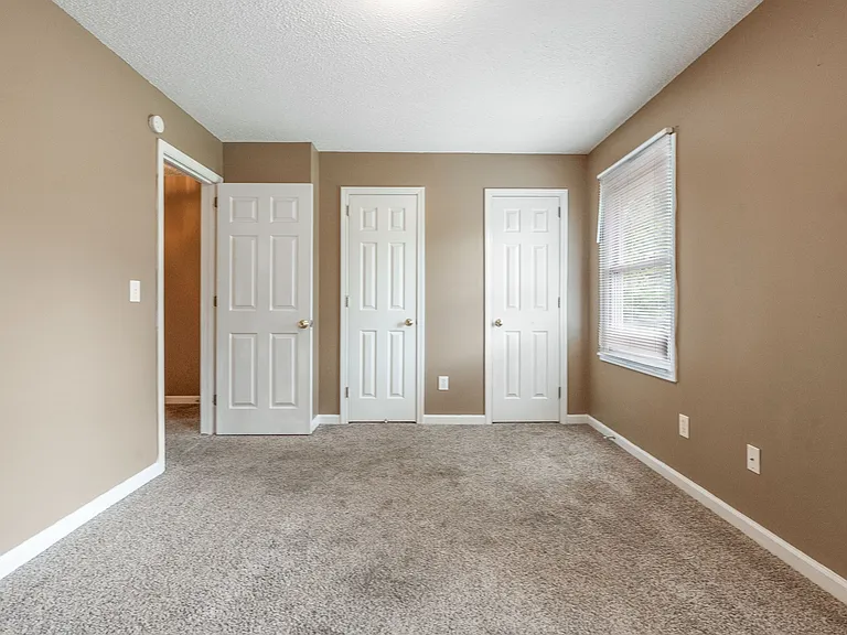 5049 Falling Creek Ln — Photo 8
