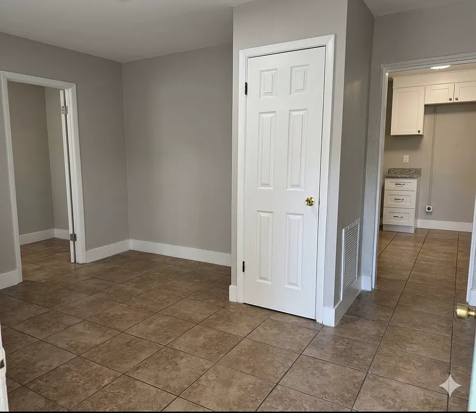 2 bed, 770 sqft, $1,250 — Photo 2