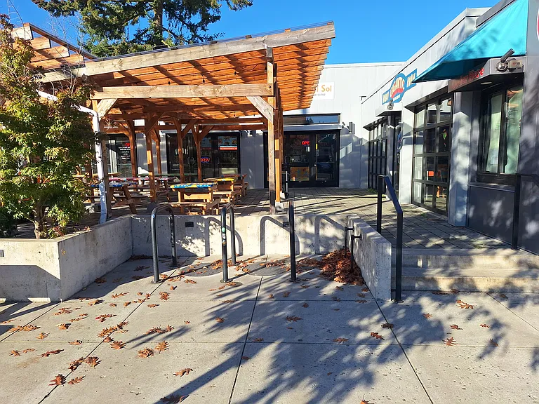 1220 NE 69th Ave — Photo 37