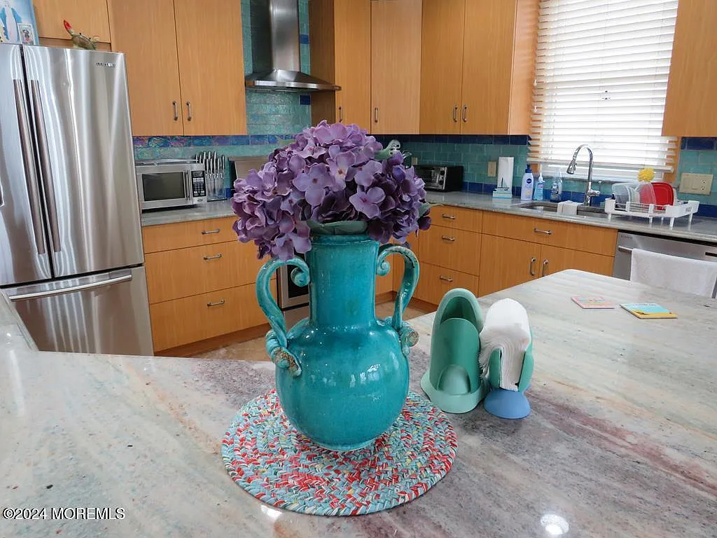 5 bed, 2642 sqft, $2,600 — Photo 4