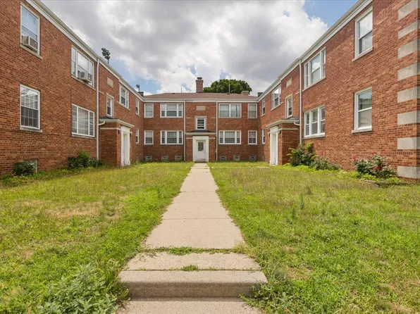 2133 W Highland Ave #2, Chicago, IL 60659