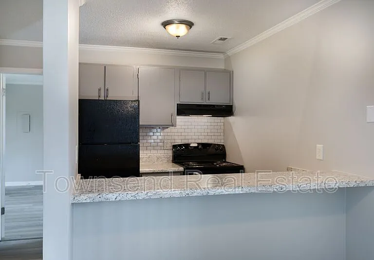 5858H Century Oaks Dr — Photo 2