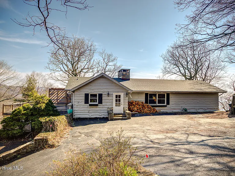 299 Gideon Ridge Rd — Photo 1
