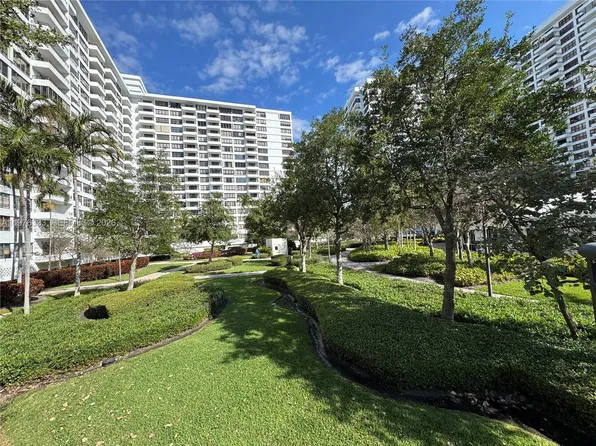 500 Three Islands Blvd APT M24, Hallandale, FL 33009