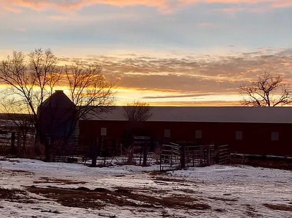 1506 53rd Ave SW, Hazen, ND 58545