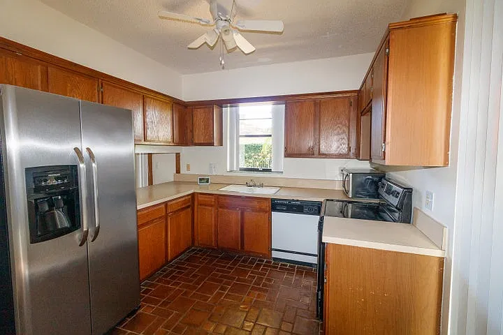 2 bed, 2122 sqft, $2,950 — Photo 2