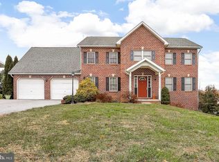 9747 Rinehart Dr, Waynesboro, PA 17268