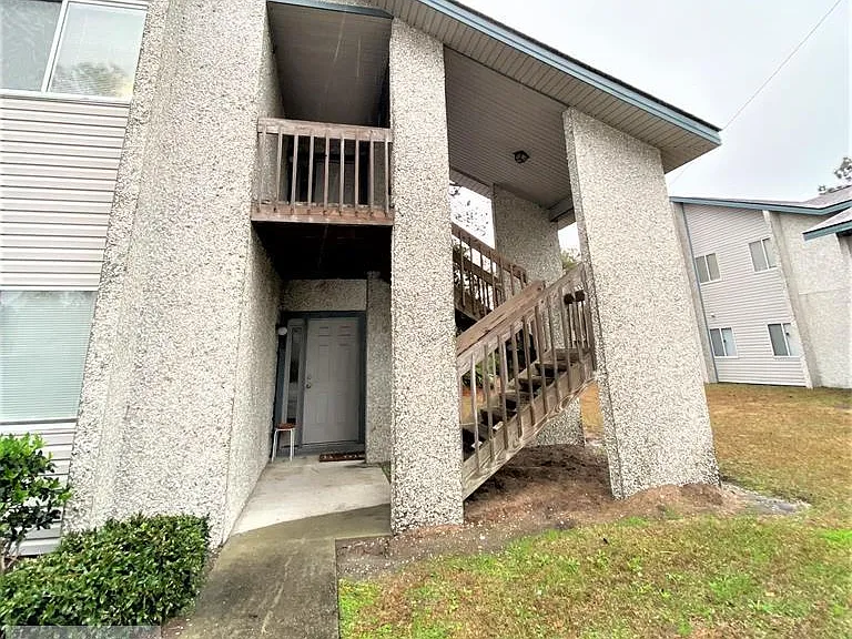 910-54 Brett Dr — Photo 1