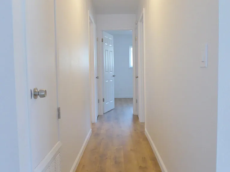 521 Hope Ter #4 — Photo 11