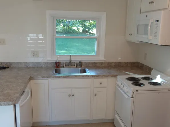 809 W Trindle Rd APT A, Mechanicsburg, PA 17055