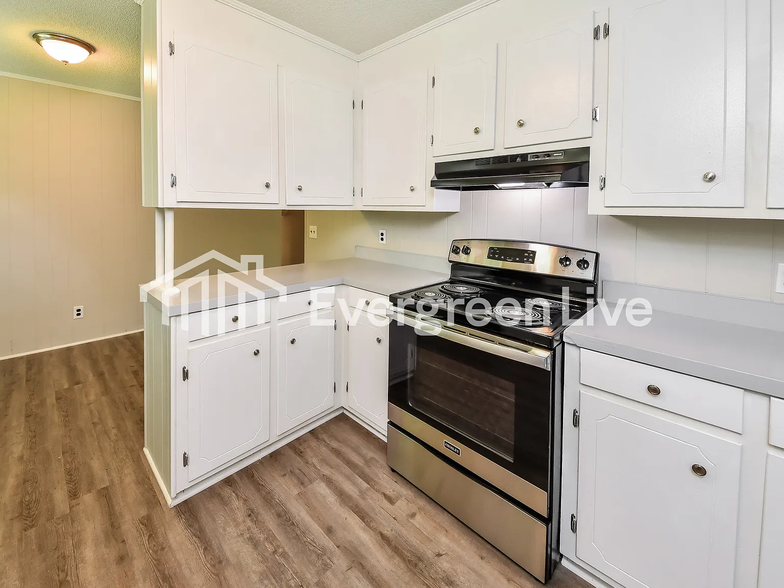 3 bed, 2.0 bath, 1456 sqft, $1,345 — Photo 2