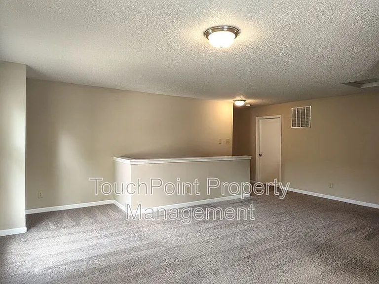 2038 Dunsmore Ln — Photo 12