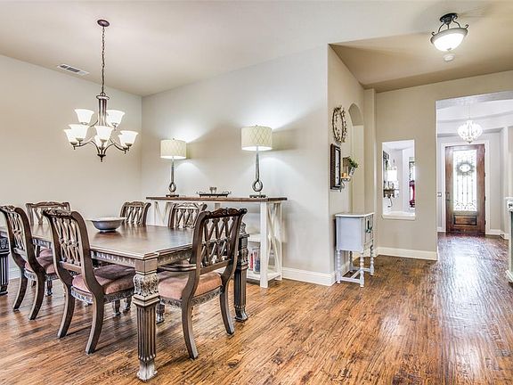 4th image of 900 Woodstream Dr