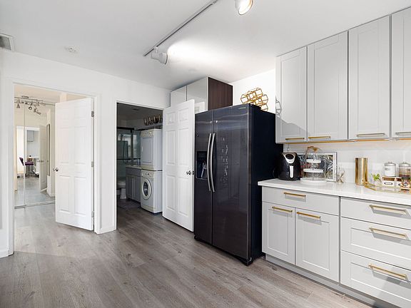 5th image of 745 E Bradley Ave Unit 42