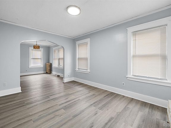 4th image of 4509 Helen St