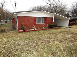 908 E 12th St, Bonham, TX 75418