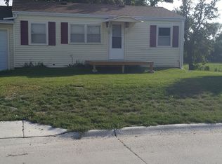 1307 Commercial St, Palmer, NE 68864