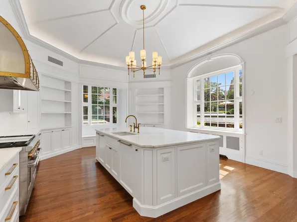 20 Chestnut St #1, Boston, MA 02108