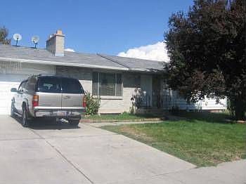 1st image of 2130 Chateau Ave