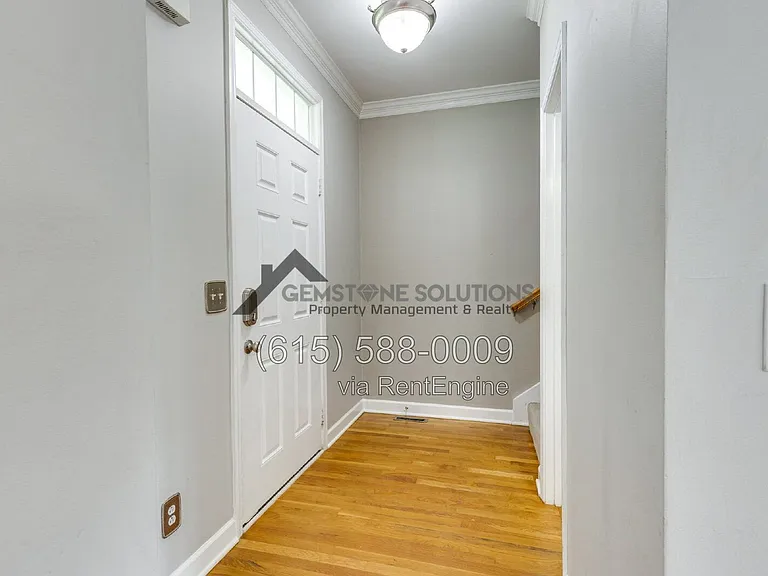 1012 McKenna Dr — Photo 8