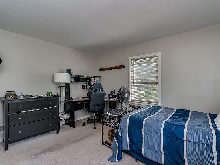 325 Paddock St — Photo 32