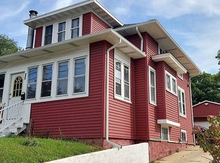 943 E New York St, Aurora, IL 60505