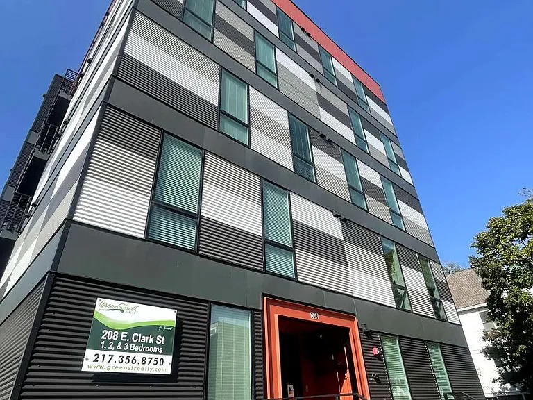 208 E Clark St #101 — Photo 1