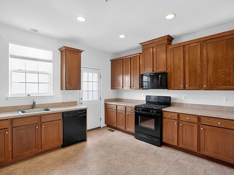 23111 Foxglove Way — Photo 2