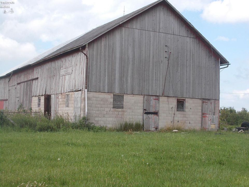 2nd image of 1543 N Rymers Rd