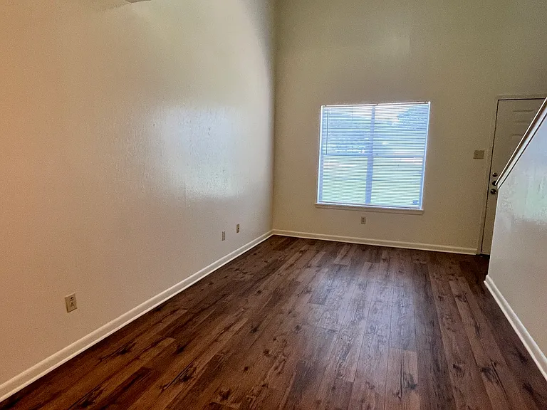 402 Summer Ct #1A — Photo 5