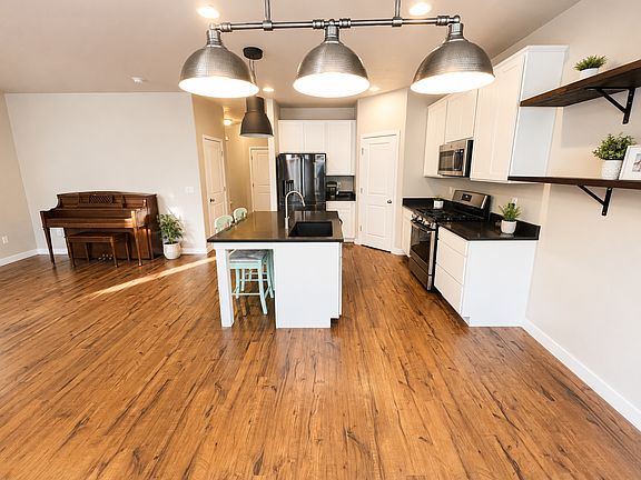 Dining into Kitchen