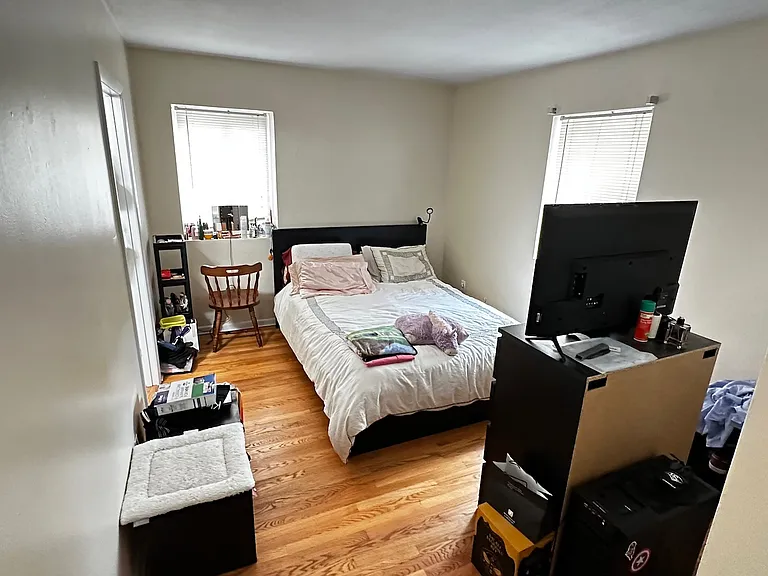 200 Kelton St #11 — Photo 6
